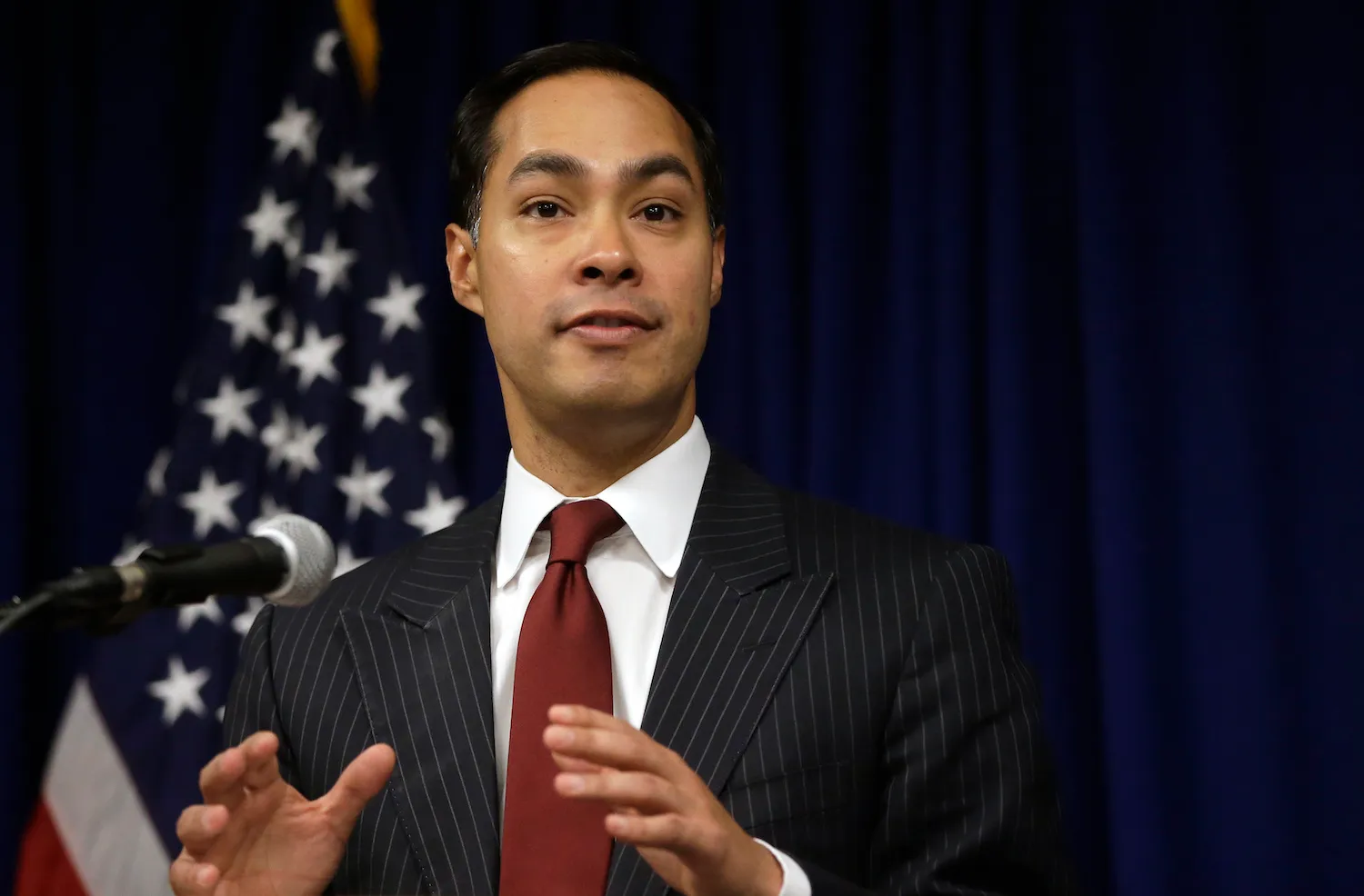 Obama administration cuts premiums on federal mortgage insurance