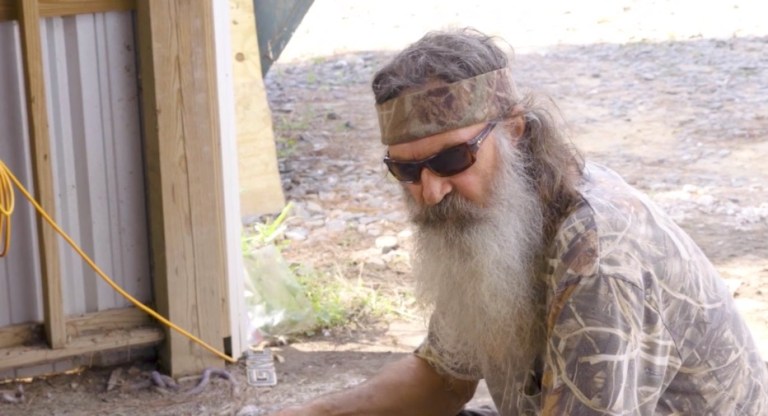 Facebook censors Duck Dynasty’s Robertson — over cleaning a duck