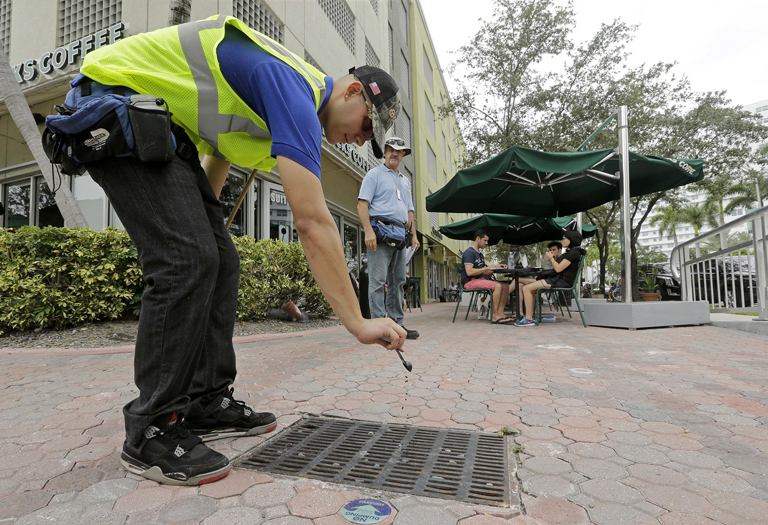 Florida defends Zika response