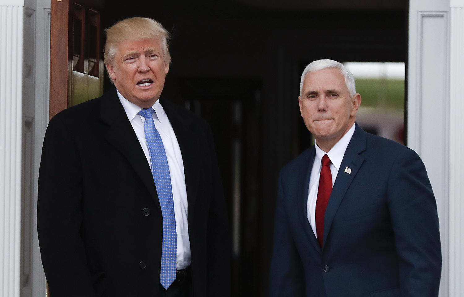 Dems plan bill forcing Trump to divest