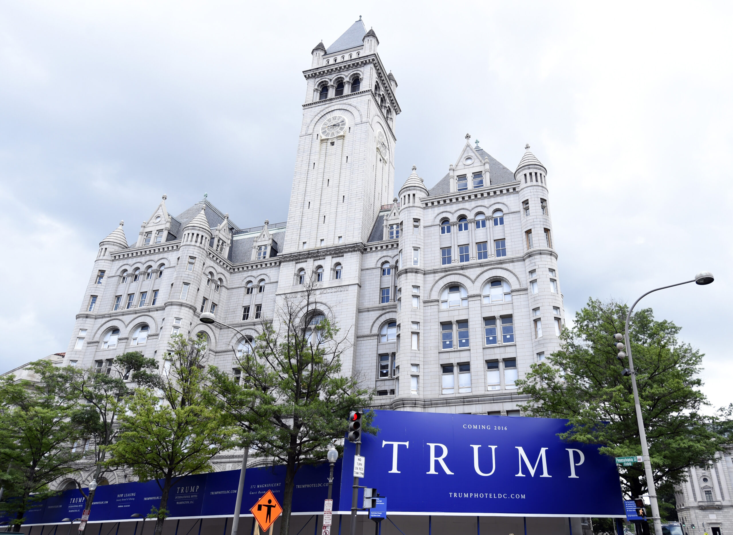 Dems petition Obama to remove Trump’s name from DC hotel