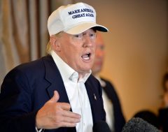 Poll: Trump third-party bid would hand presidency to Clinton
