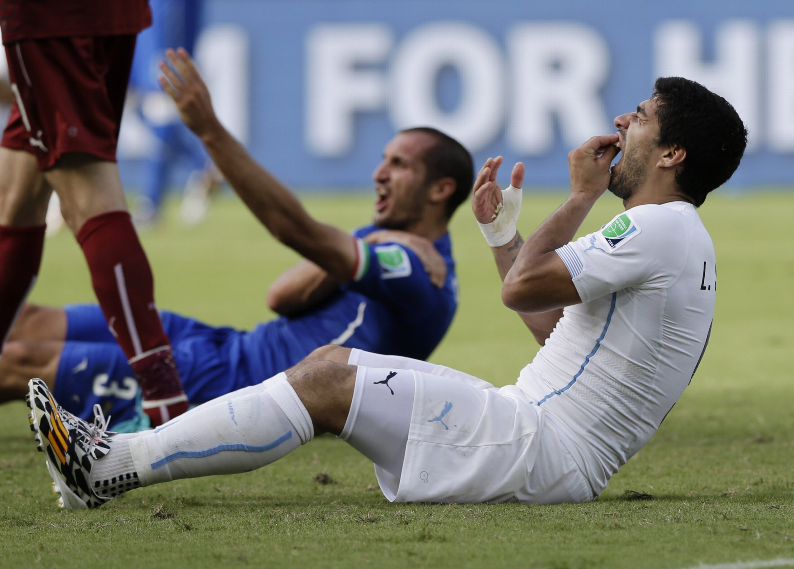 FIFA rejects Suarez appeal against ban for biting
