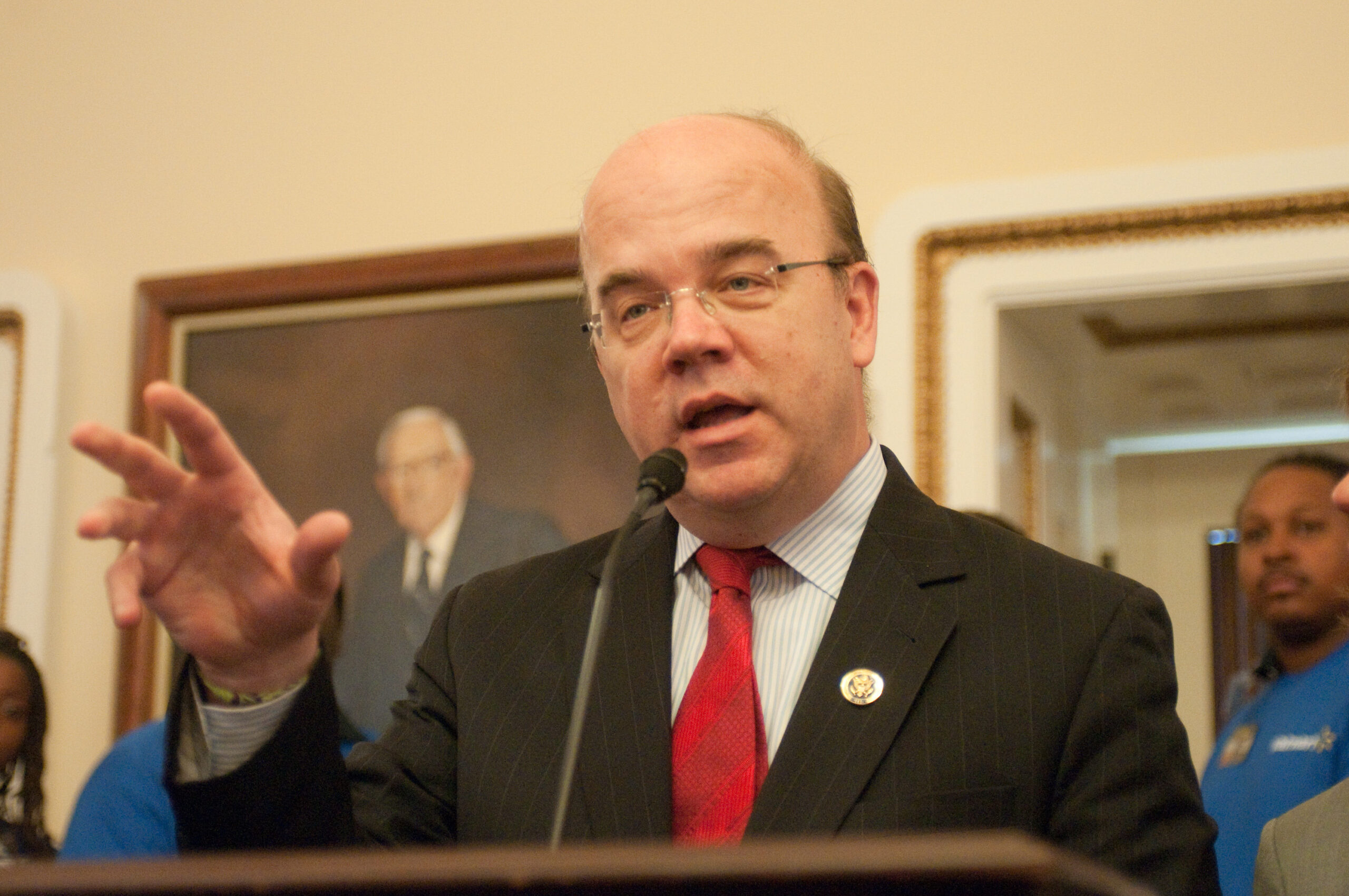 Lawmakers press for vote on U.S. military force in Iraq, Syria