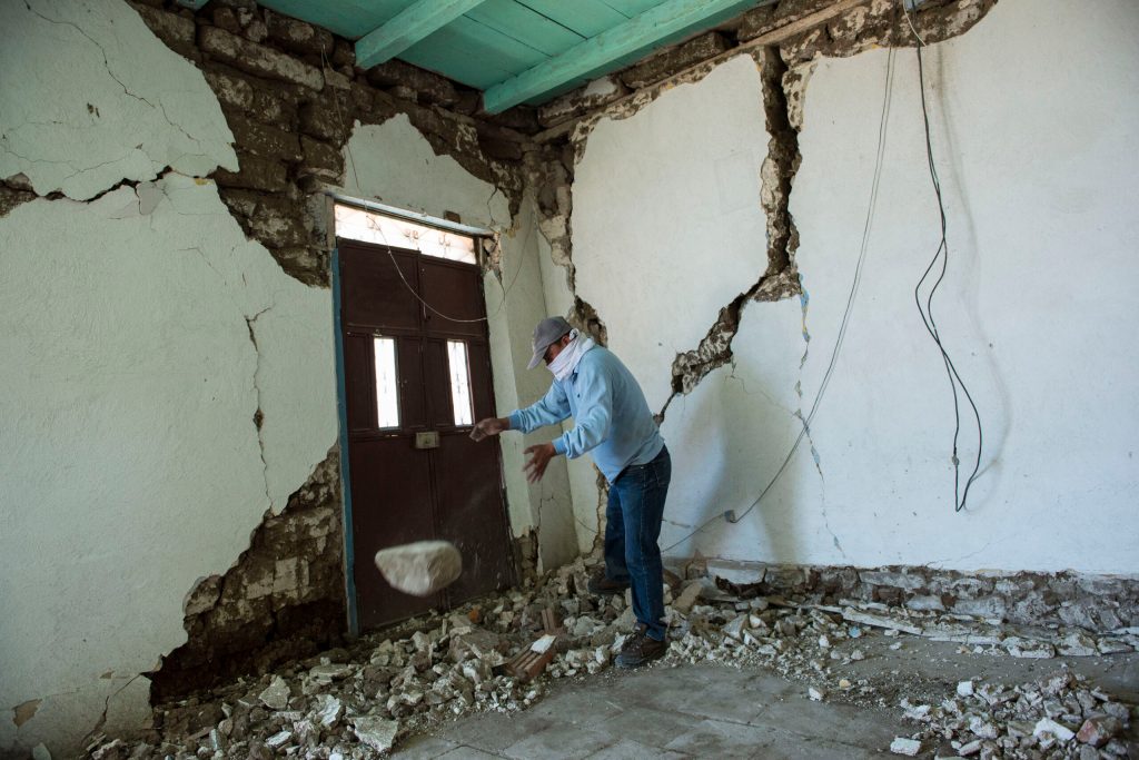 Quake slams Mexico, Guatemala; at least 3 dead