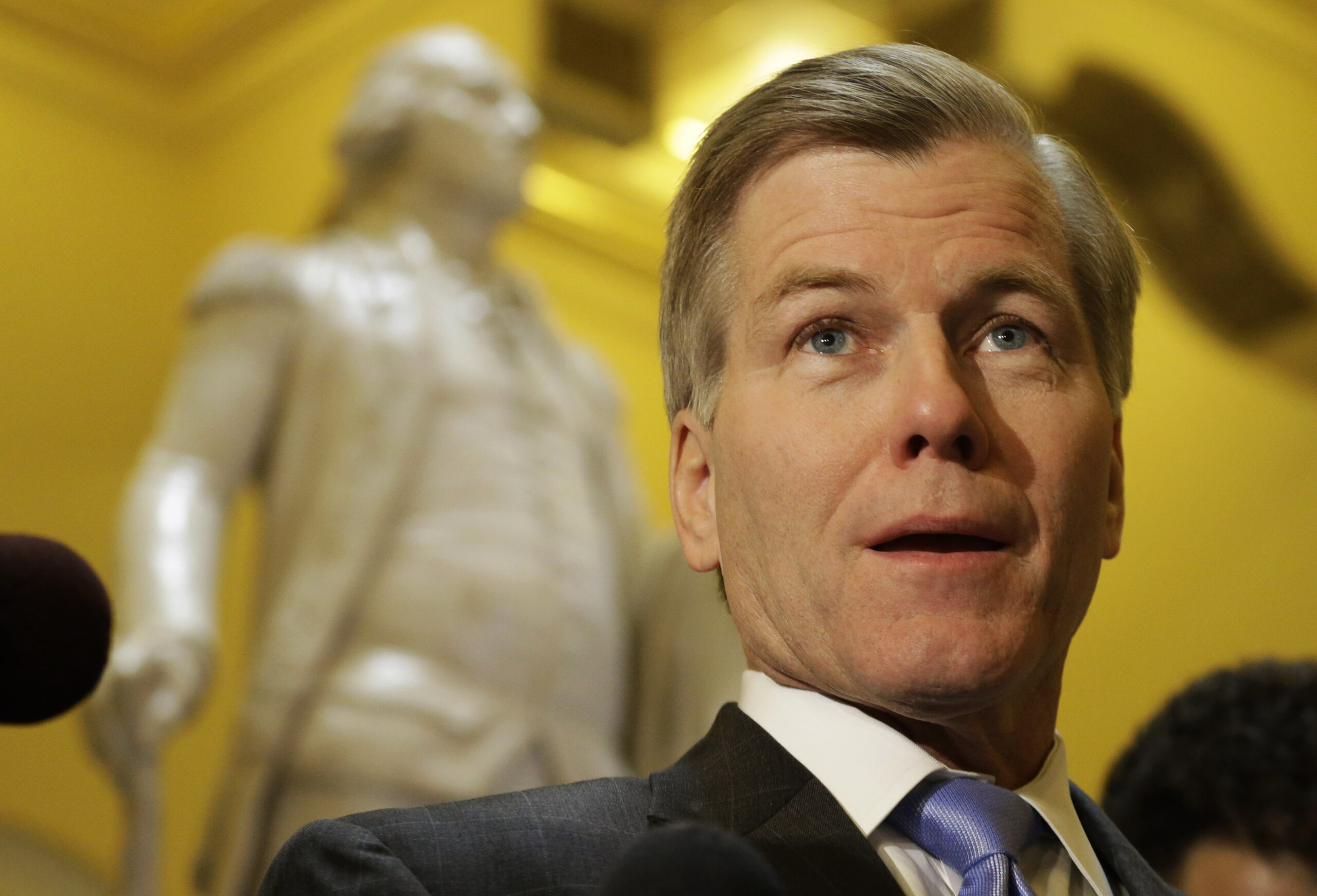 Conservative talk show host calls on Bob McDonnell to resign