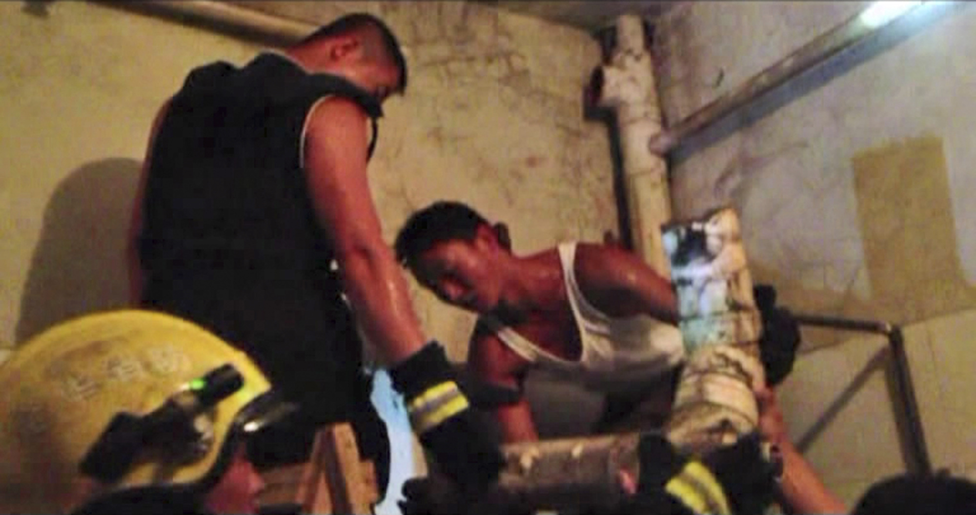 Mother of newborn in sewer was present for rescue
