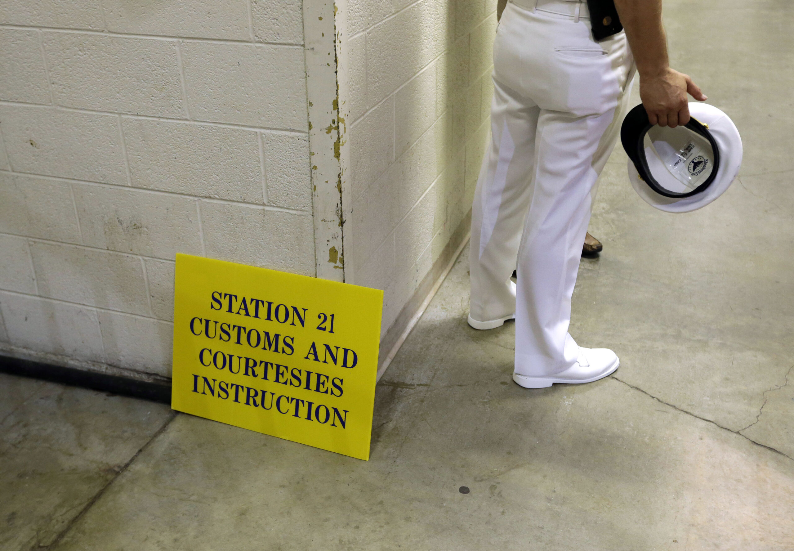 New students at Naval Academy arrive