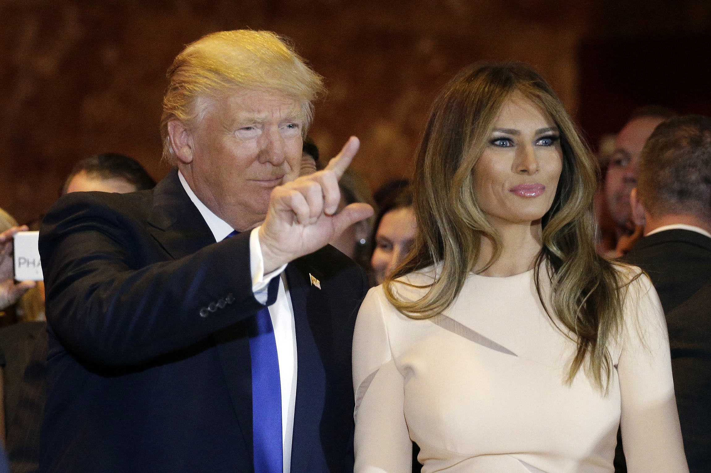 Trump goes to Christmas Eve services in Palm Beach