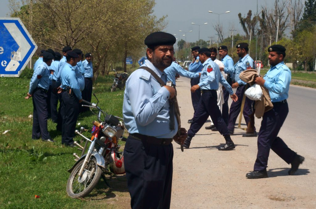 Bomb explodes on Musharraf’s route from hospital