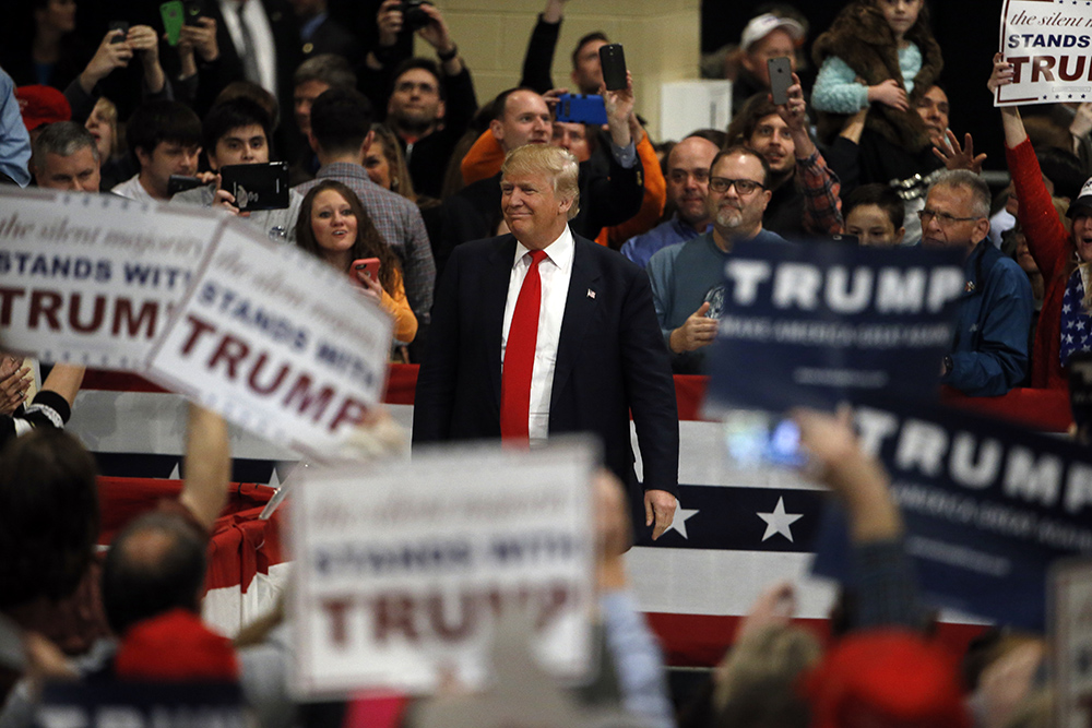 Trump touts Muslim pigs blood myth, waterboarding at last S.C. rally