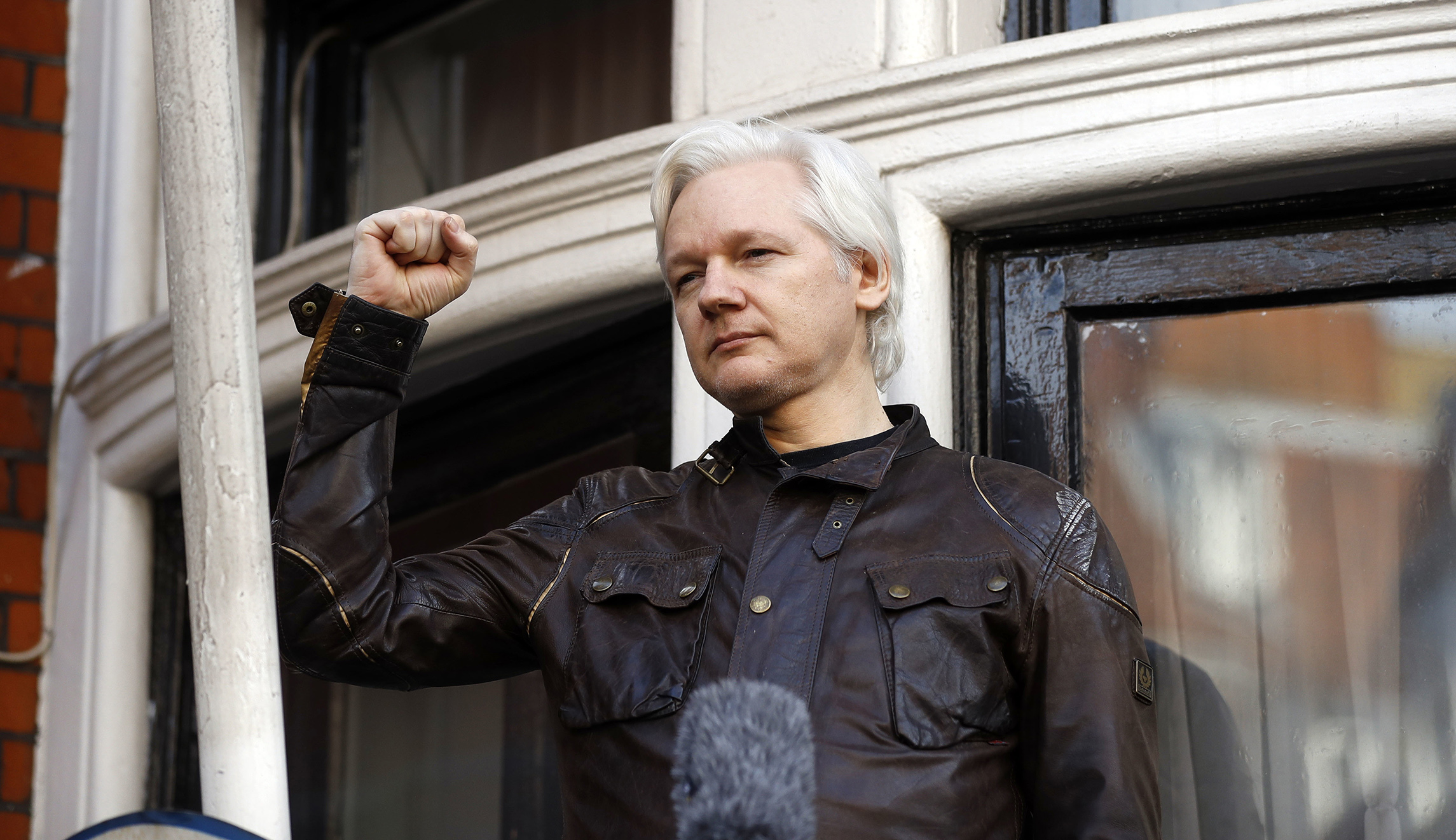 Sean Hannity: Julian Assange can guest host my radio show