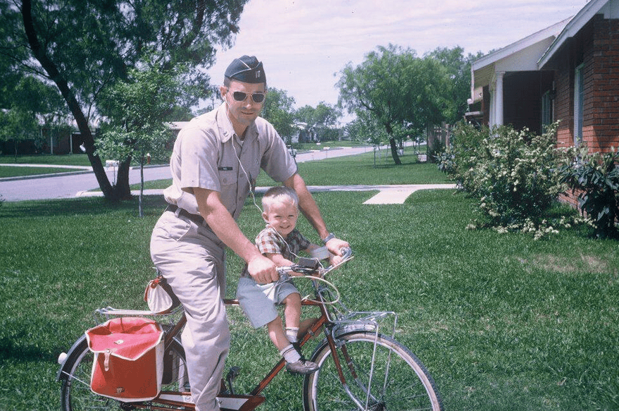 Rand Paul tweets idyllic photo with dad