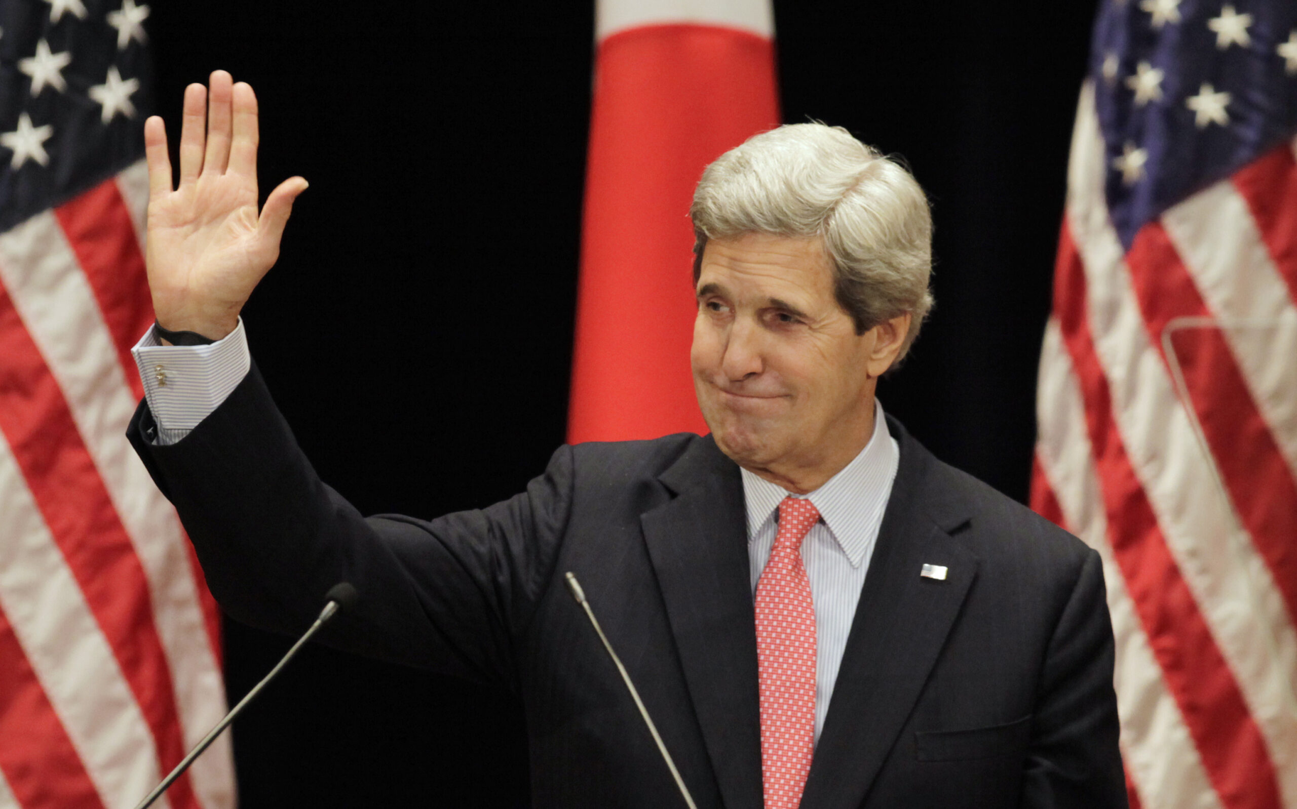 Kerry visits family of slain US diplomat