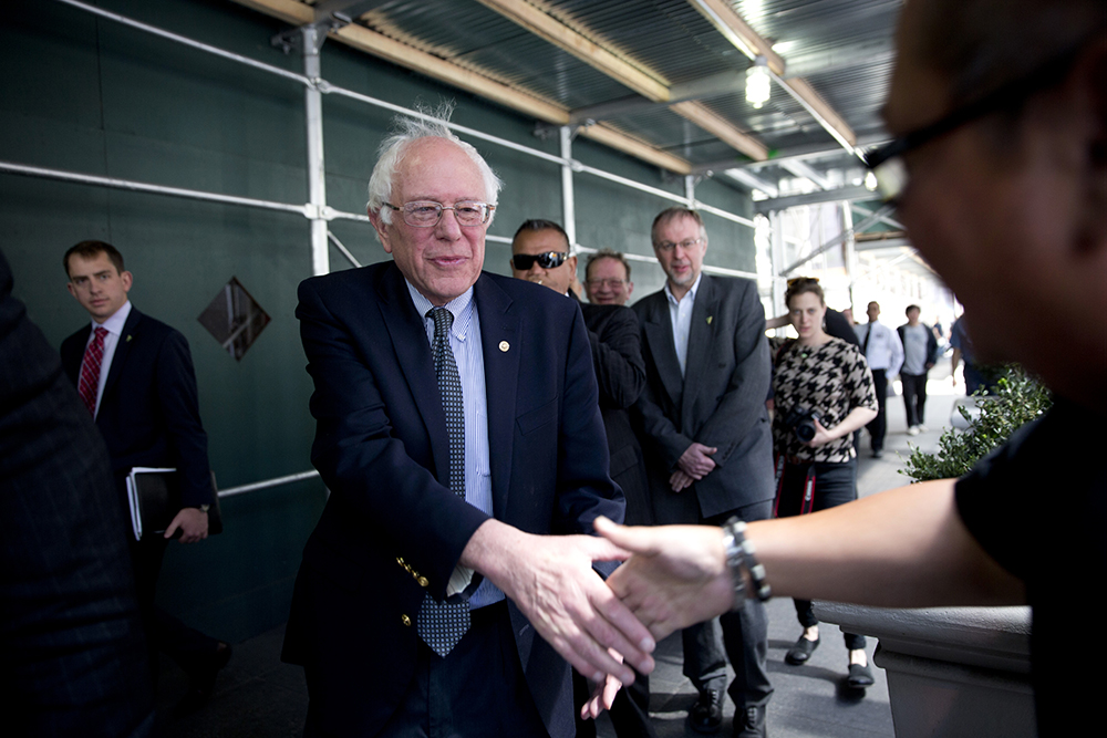 Poll: Sanders closes in on Clinton’s national lead