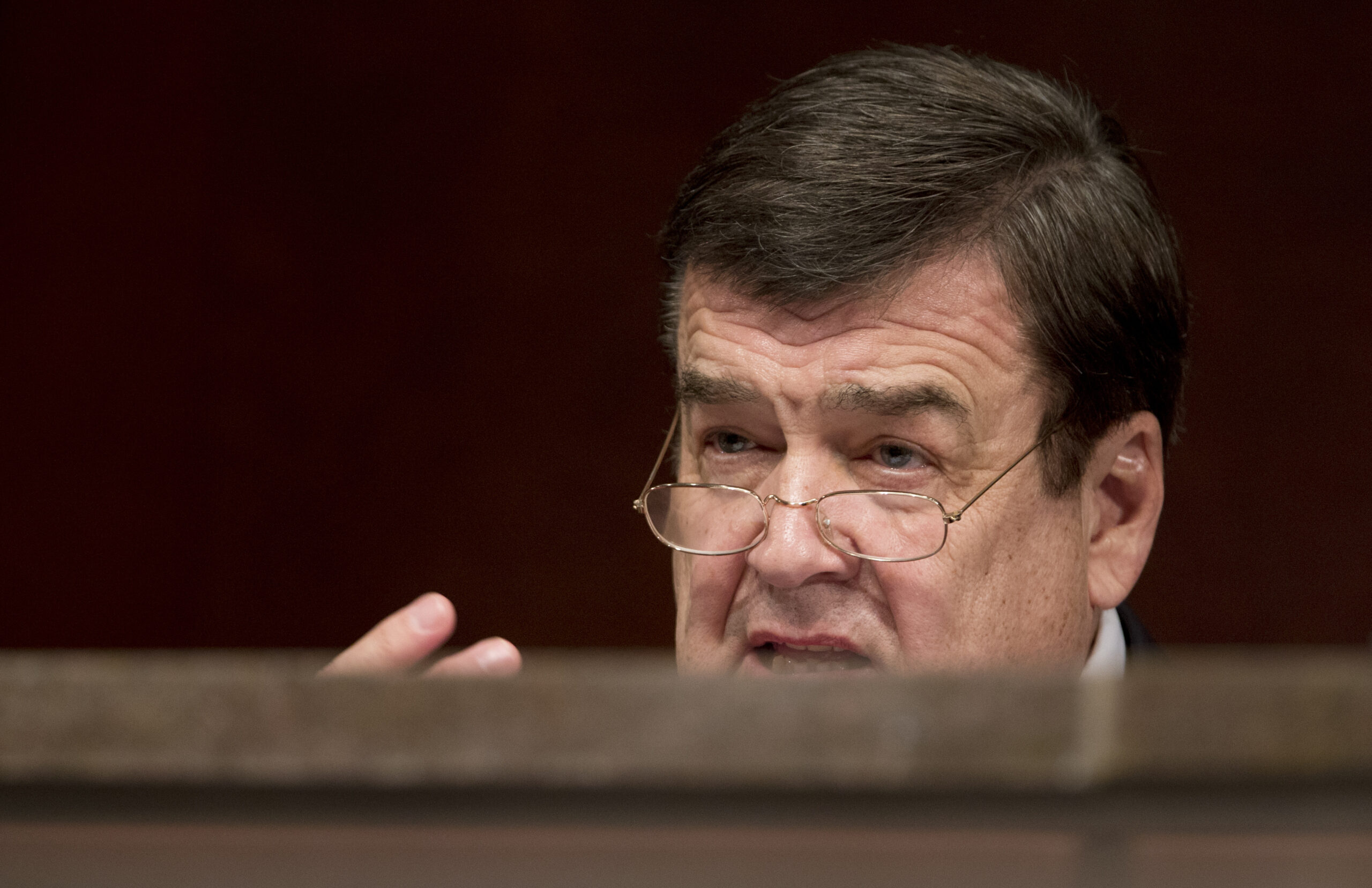 Dutch Ruppersberger urges vote on unemployment benefits