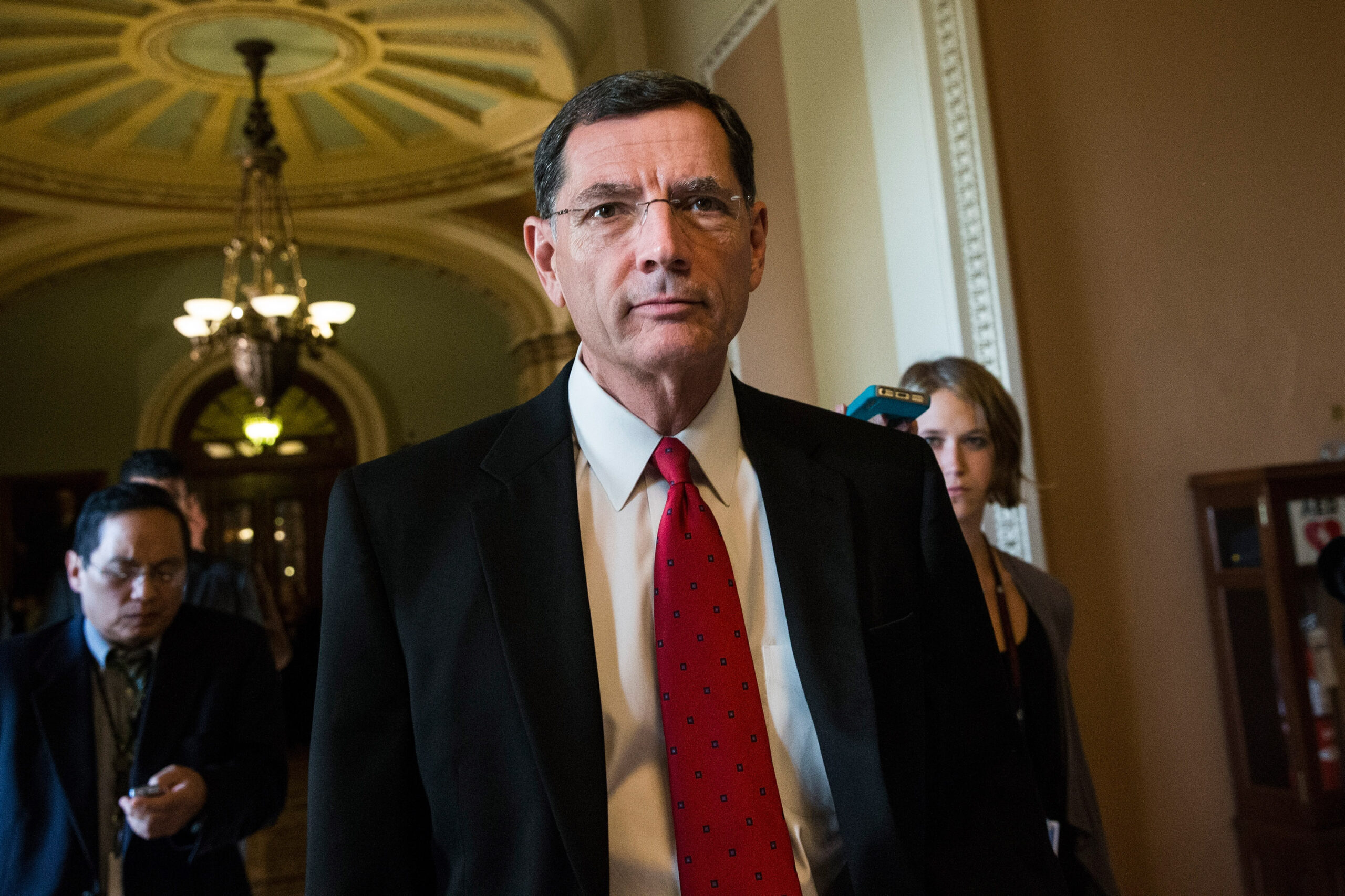 Senators aim to squash tar sands ban