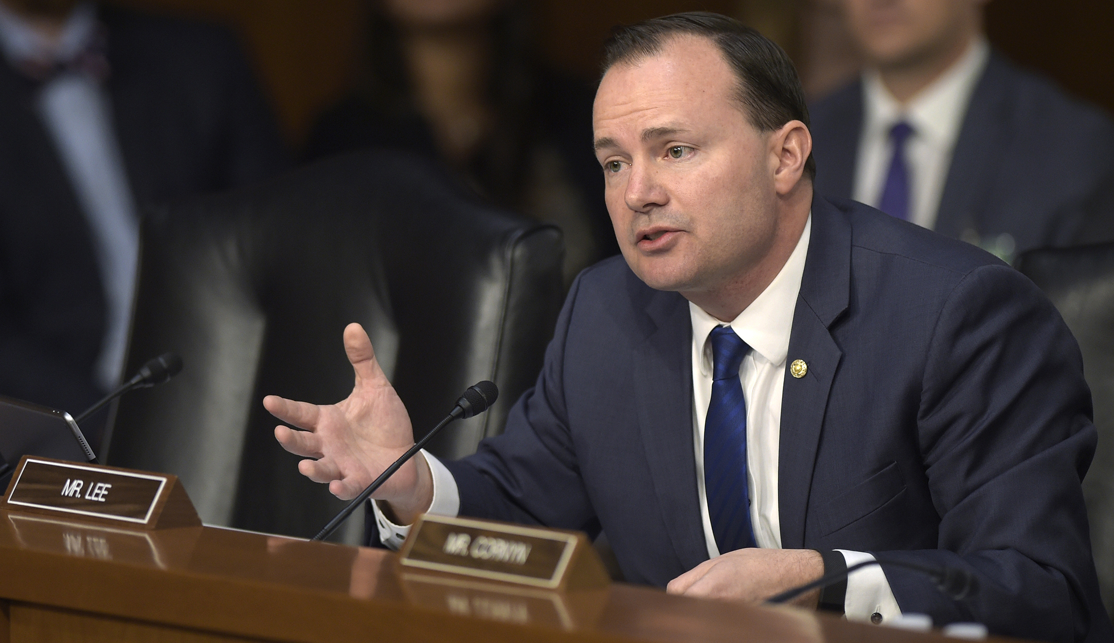 Mike Lee pushes full repeal of Obamacare if Senate GOP can’t find a healthcare deal