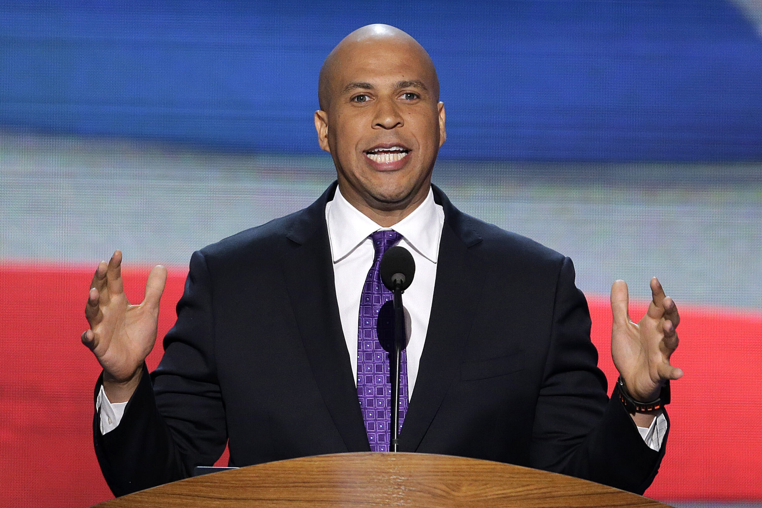 Booker goes to Washington a celebrity and senator