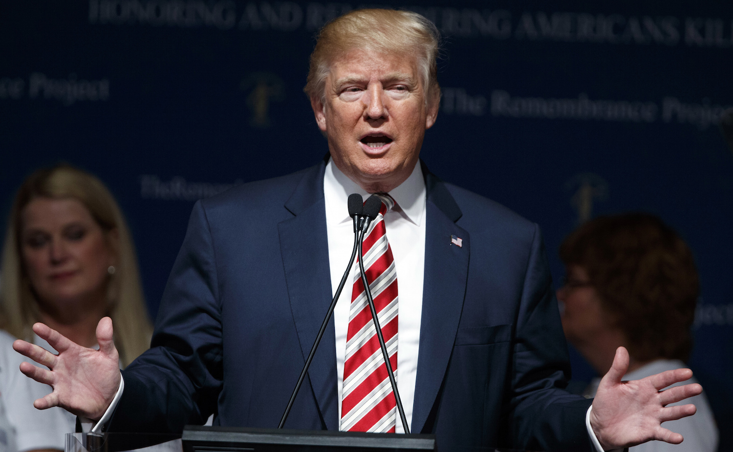 Trump: Clinton the first to run on abolishing borders