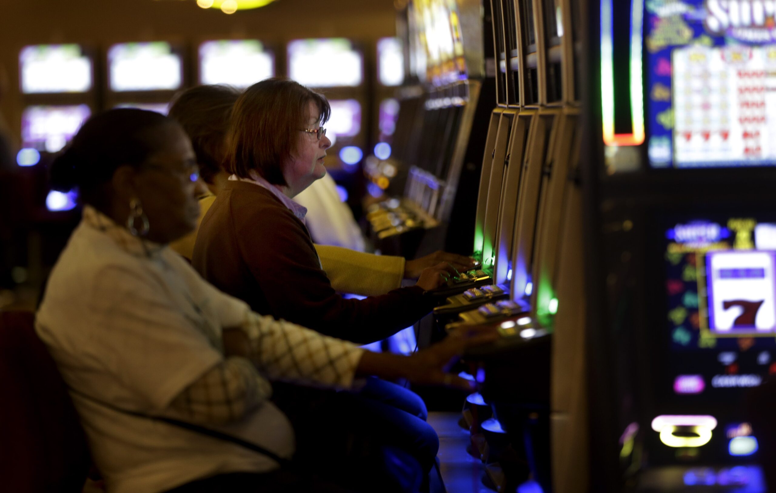 New York casinos can reopen, but NYC eateries still can’t offer indoor dining