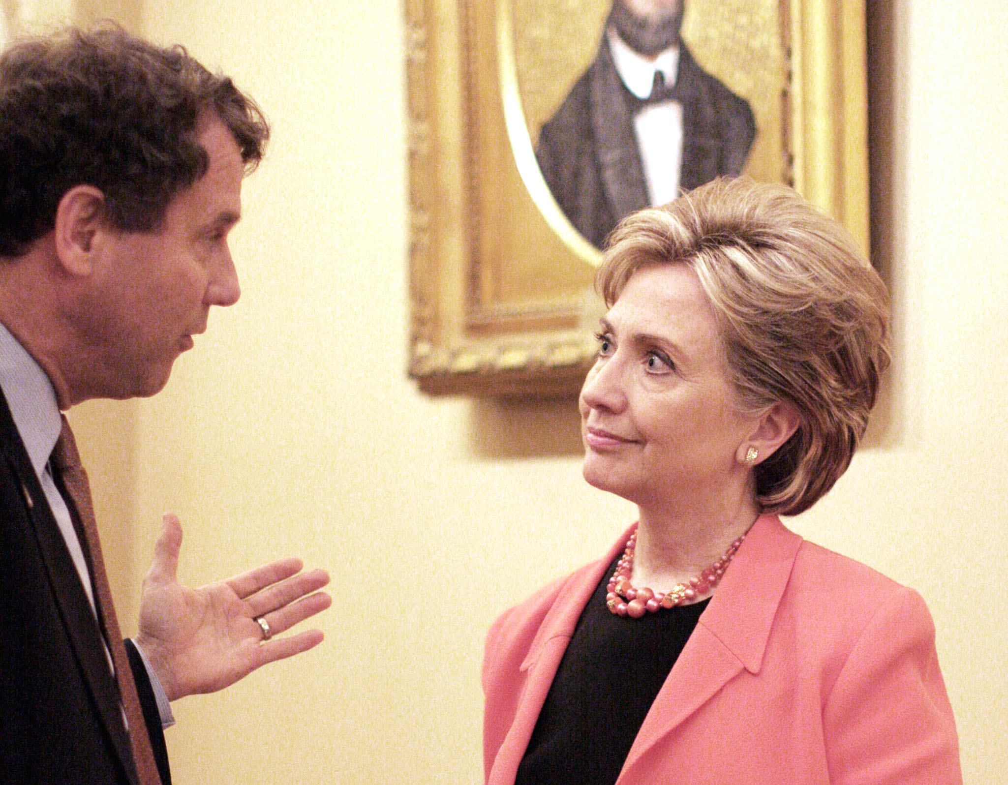 Clinton picks up 33rd Senate Dem endorsement