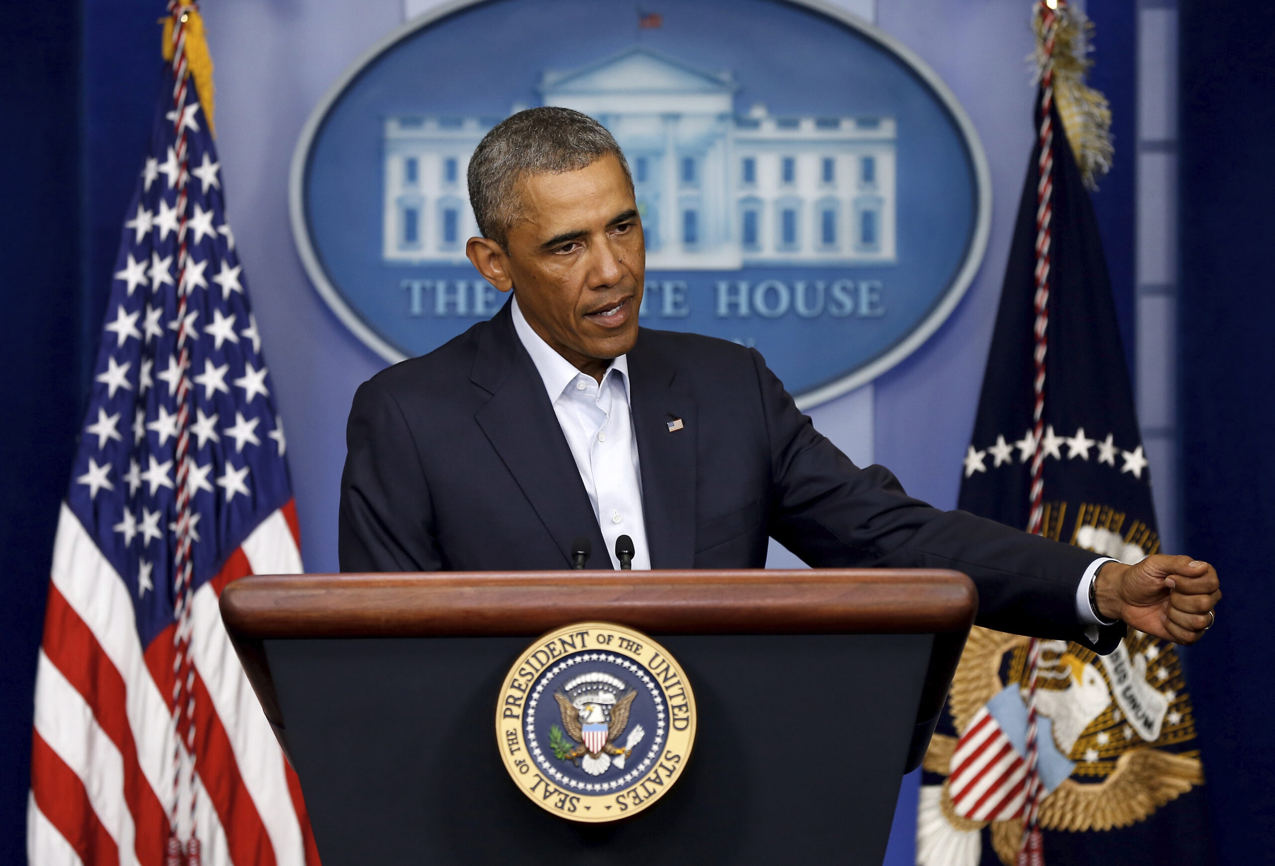 Obama offers no clues on why he returned to Washington