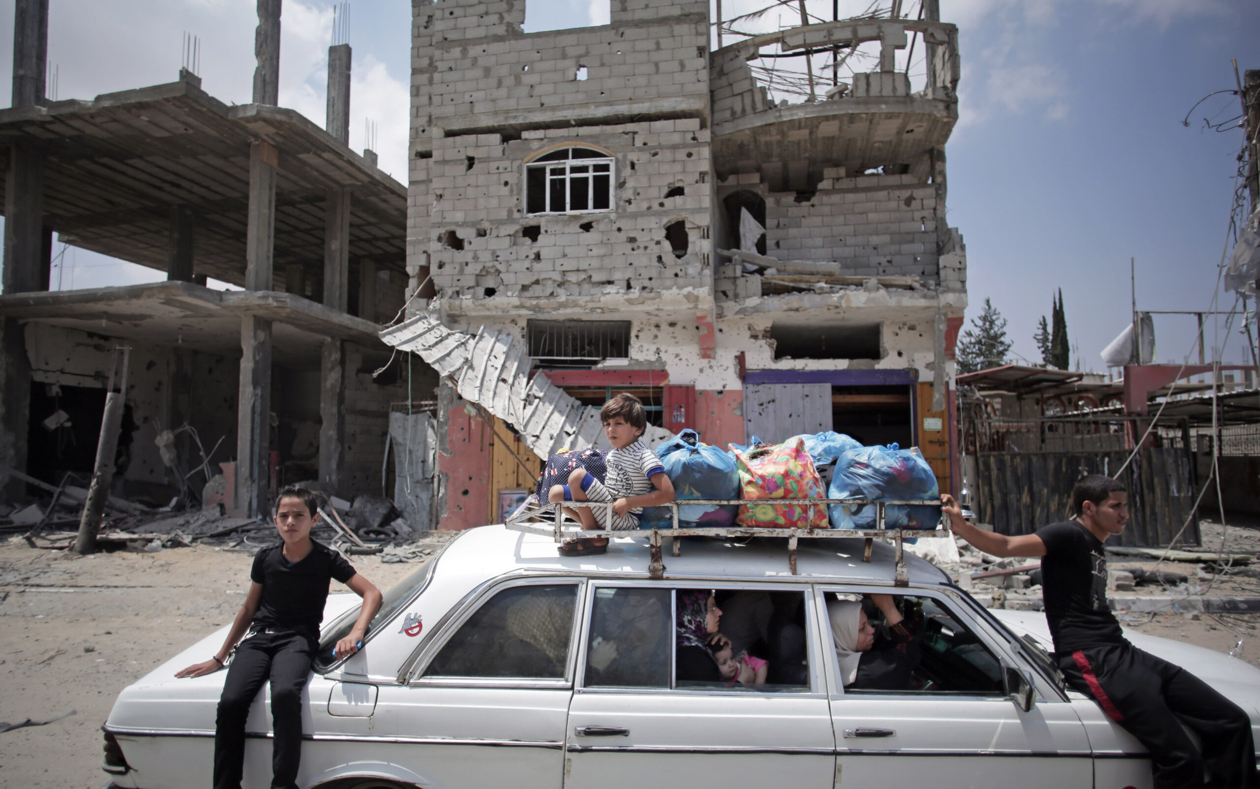 Gaza border town in ruins after Israeli attack