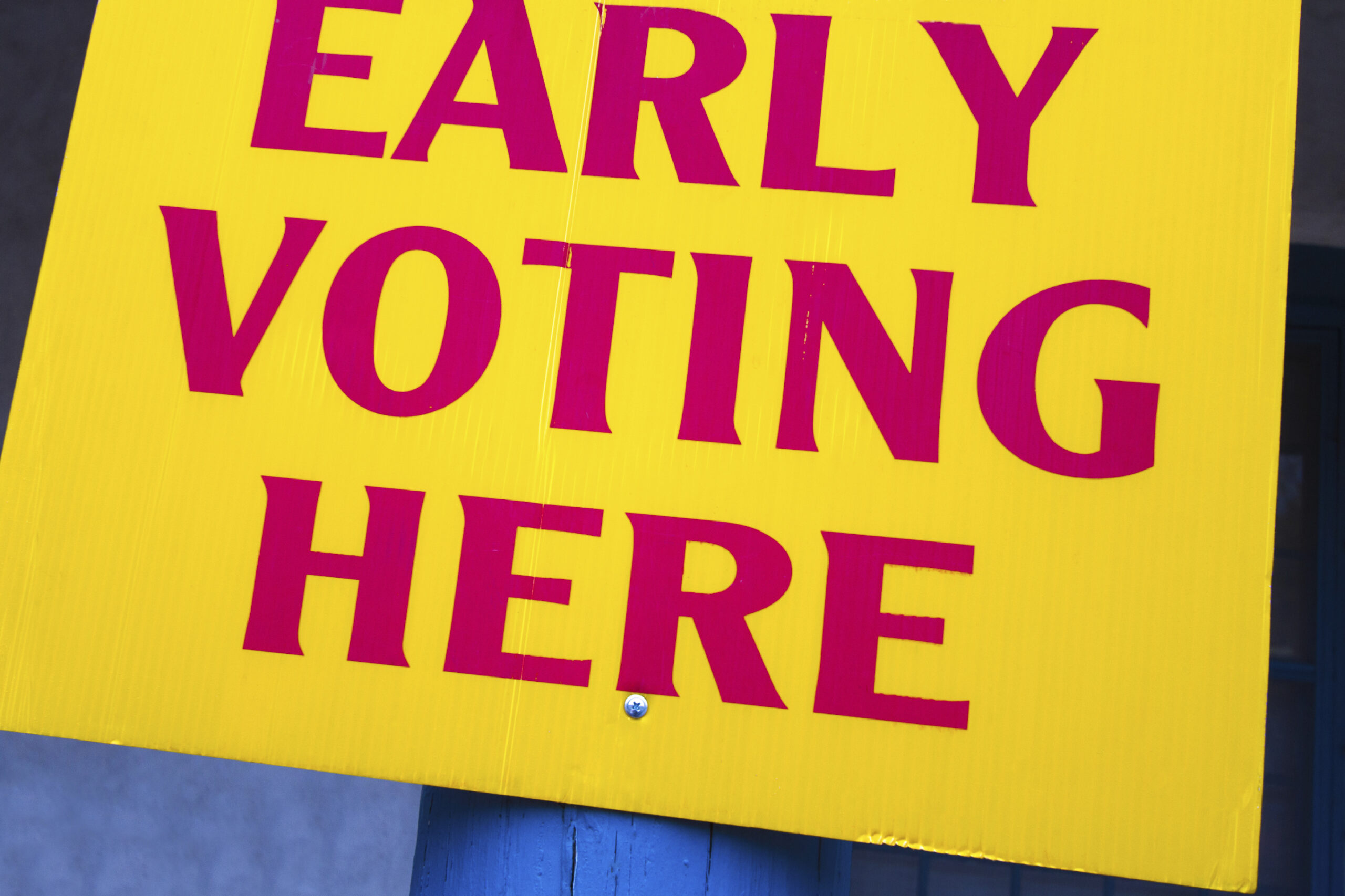 Early voting roundup: Democrats lead in Iowa, trail in Colorado