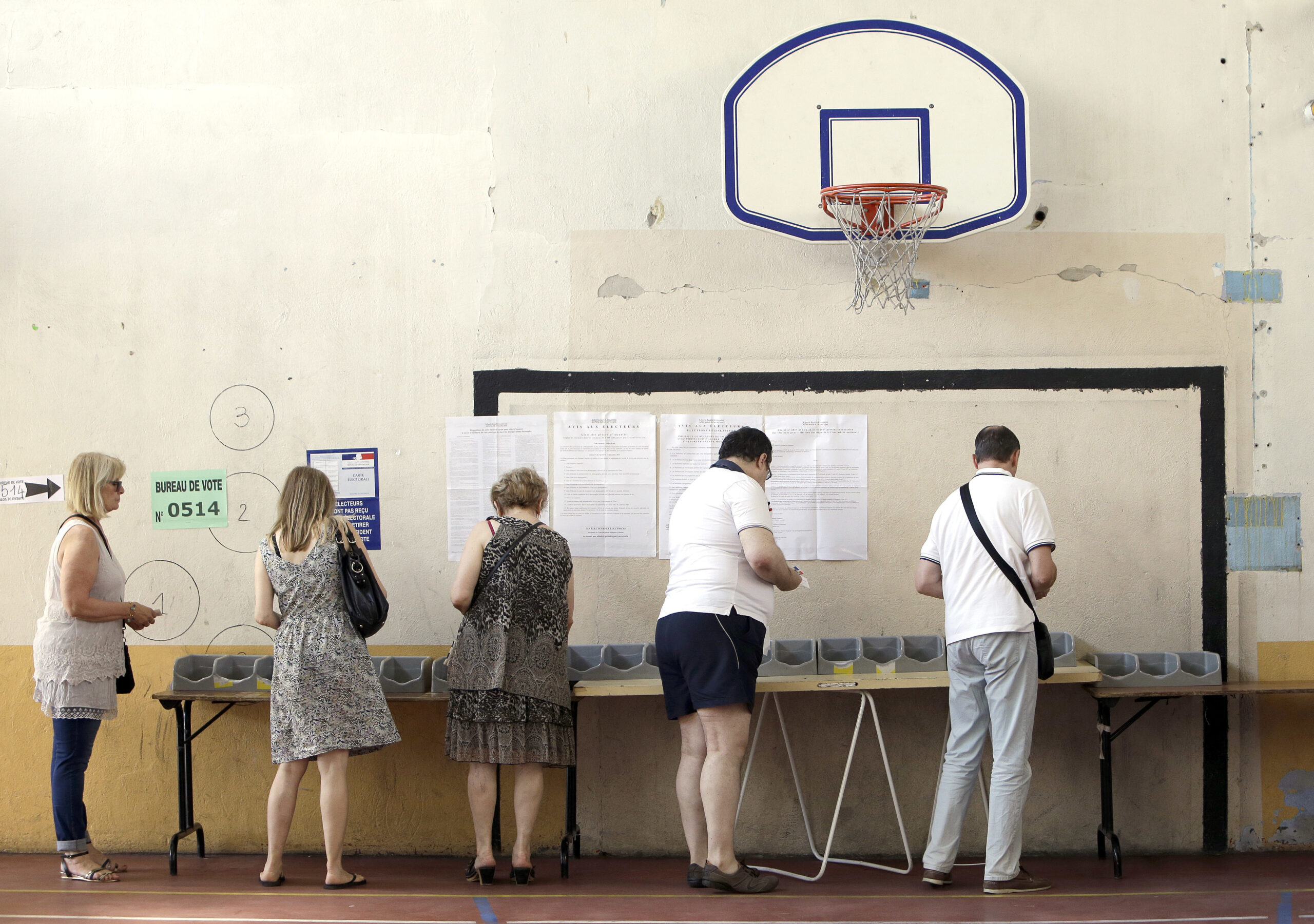 Democrats to companies: Give workers paid time off to vote