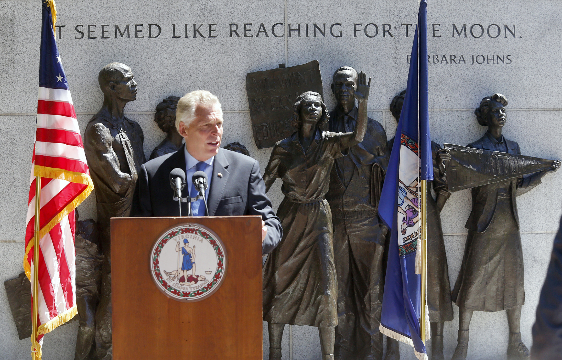 Virginia Gov. McAuliffe restores voting rights to 13,000 felons