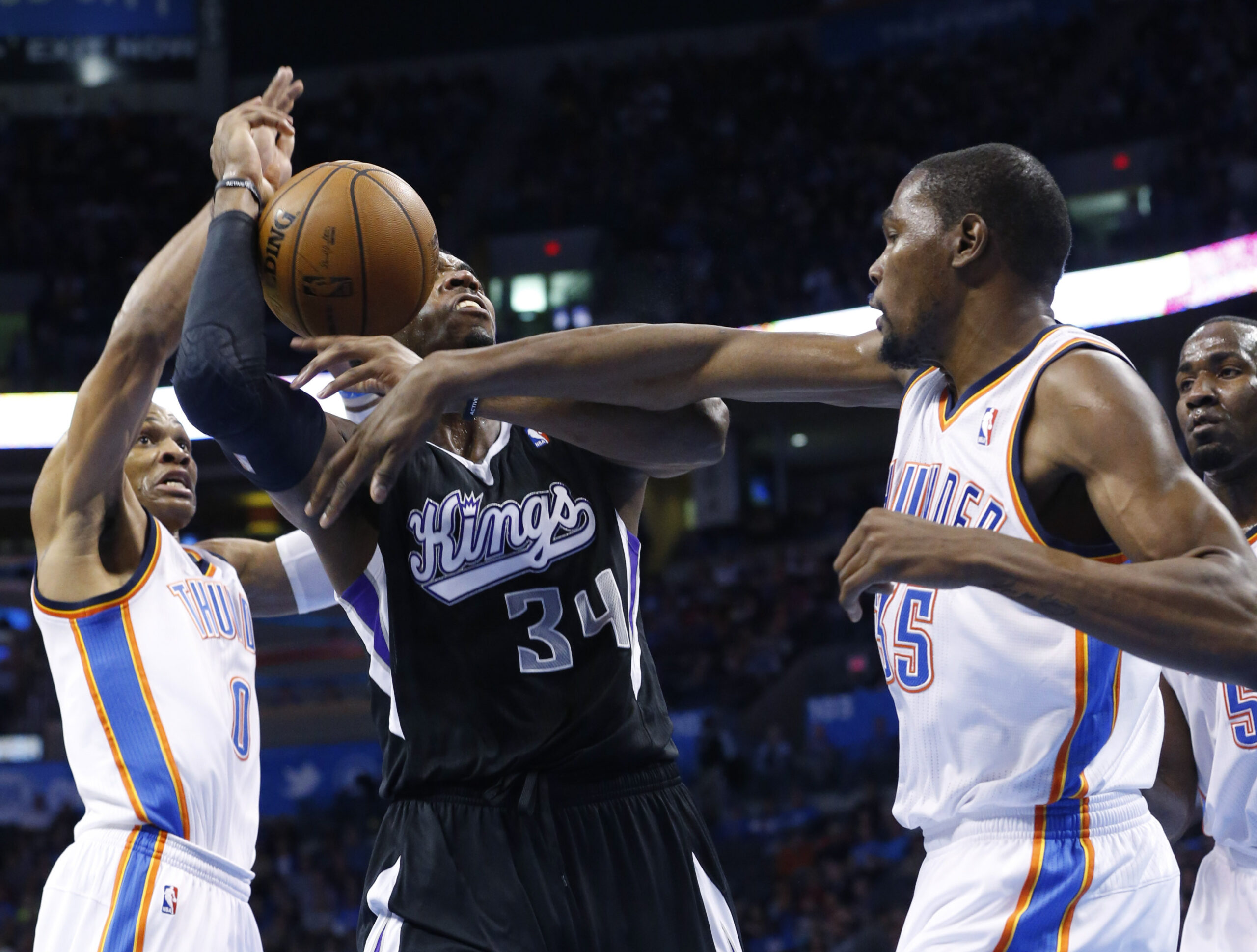 Thunder win 10th straight, 113-103 over Sacramento