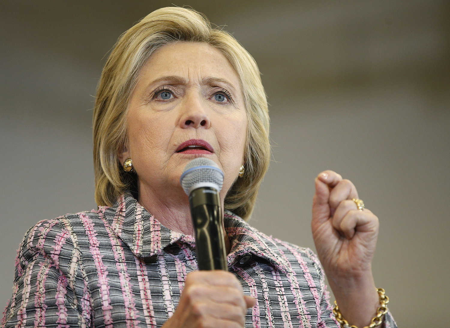 Clinton: ‘Weapons of war’ must be banned after Orlando
