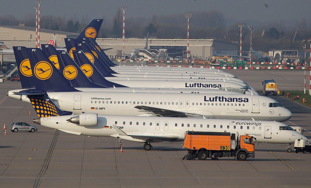 Lufthansa pilots to vote on possible strike