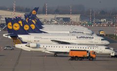 Lufthansa pilots to vote on possible strike