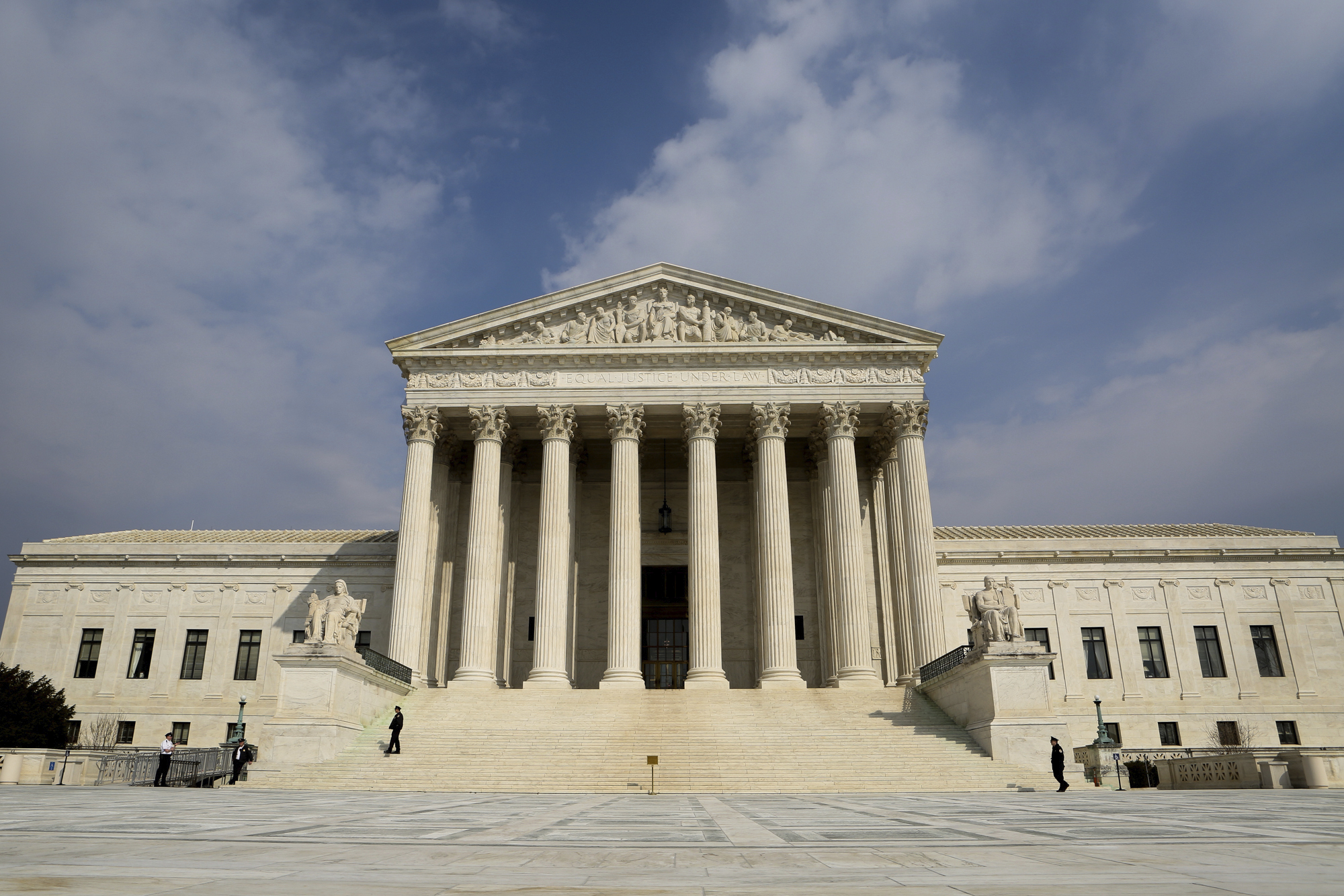 VIDEO: Parties flip on Supreme Court support, poll finds