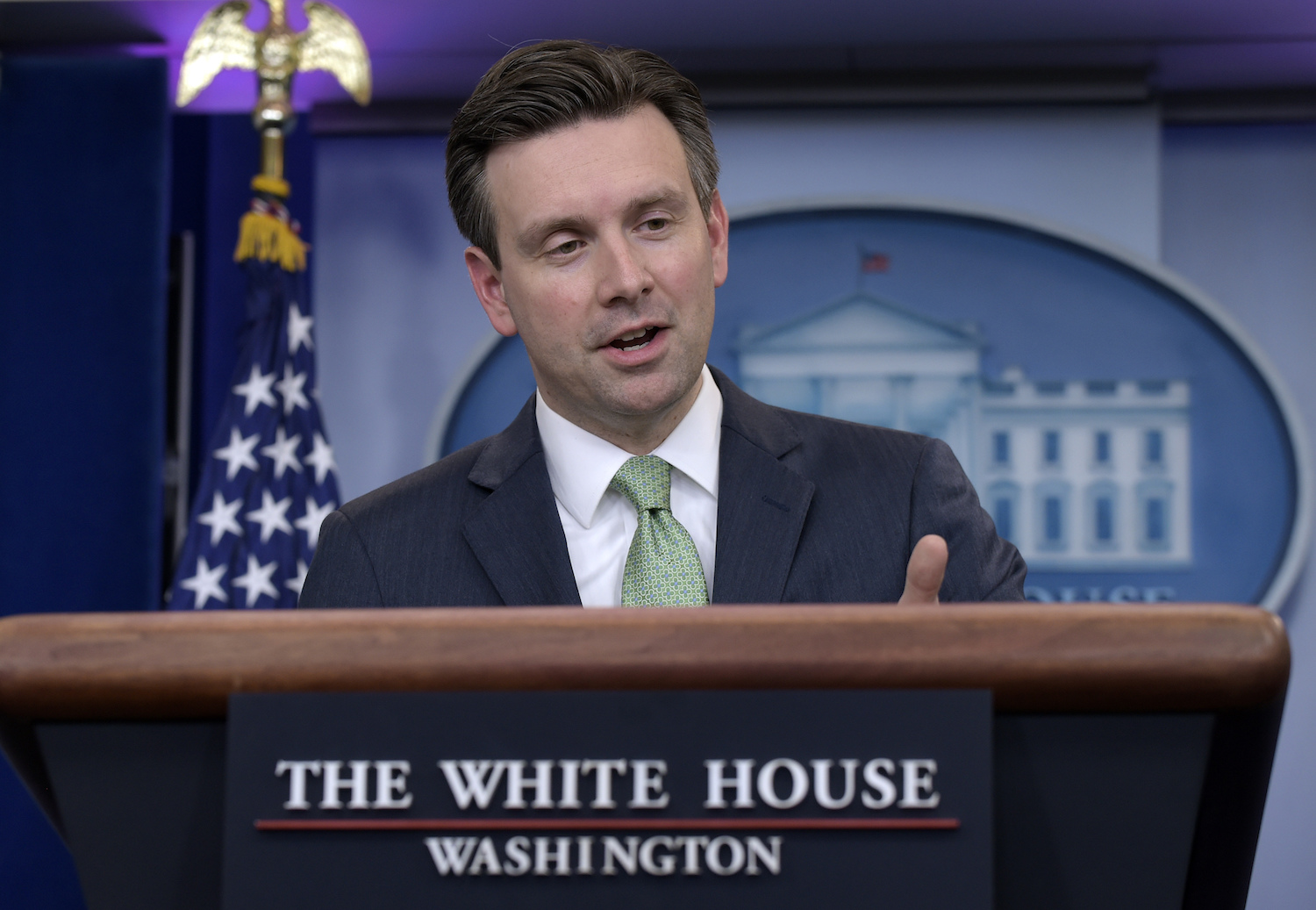 White House won’t say if Obama briefed on Trump-Russia dossier
