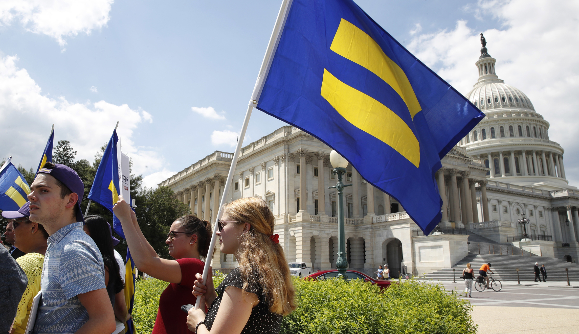 Pentagon announces panel to study Trump military transgender ban