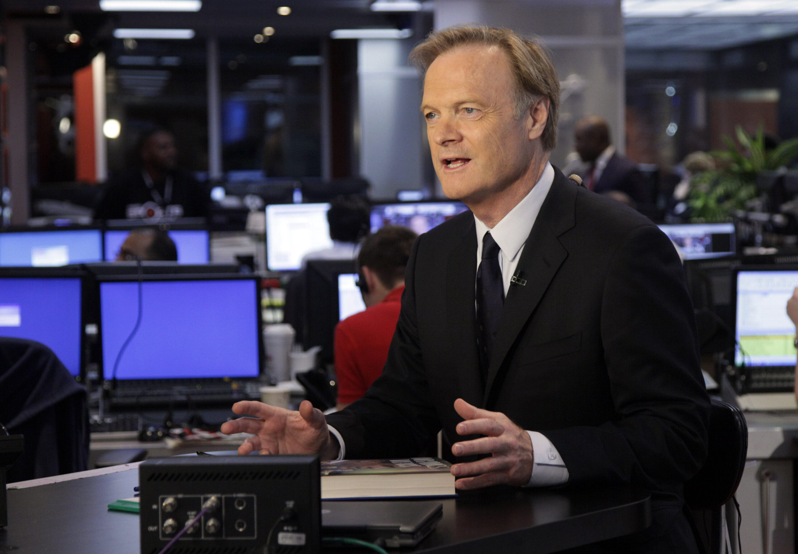 Lawrence O’Donnell signals he’s keeping his job at MSNBC