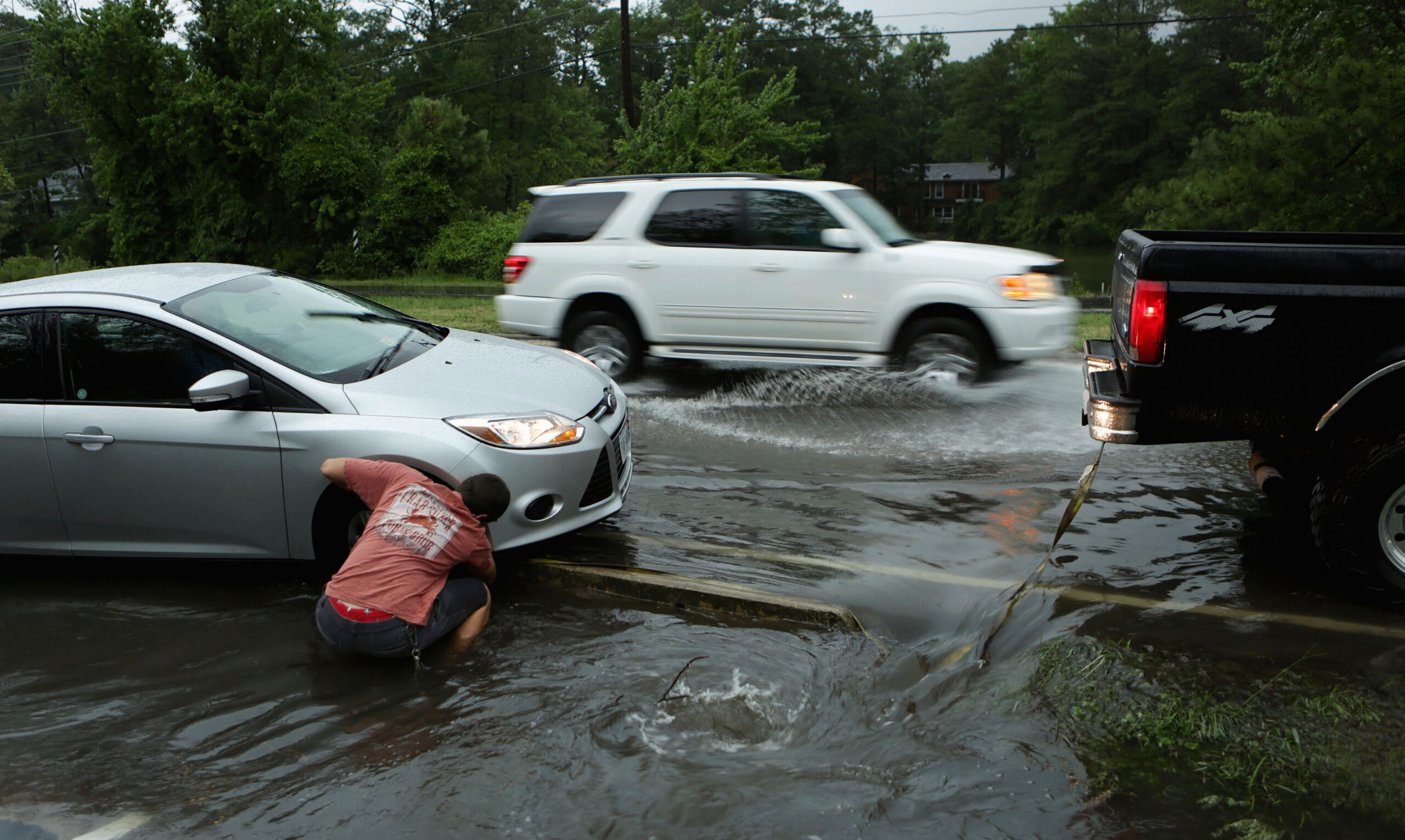 Thunderstorm causes damage, injures 10 in VB
