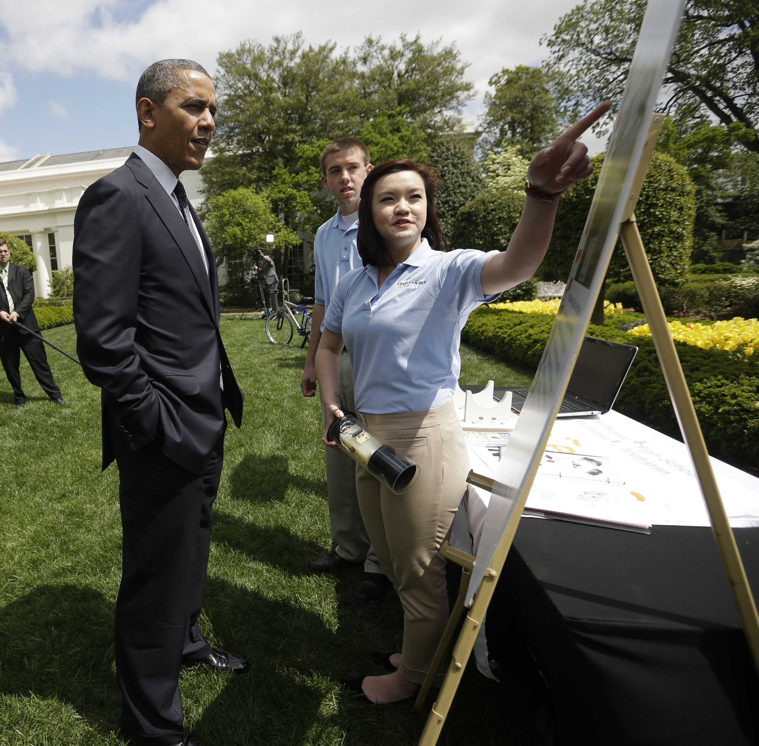 President Obama to promote math, tech aid at science fair