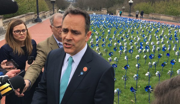 Kentucky unions sue over right-to-work law