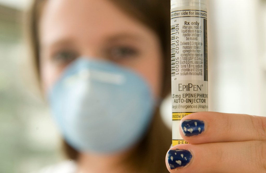 Lawmakers question if EpiPen maker stiffed Medicaid