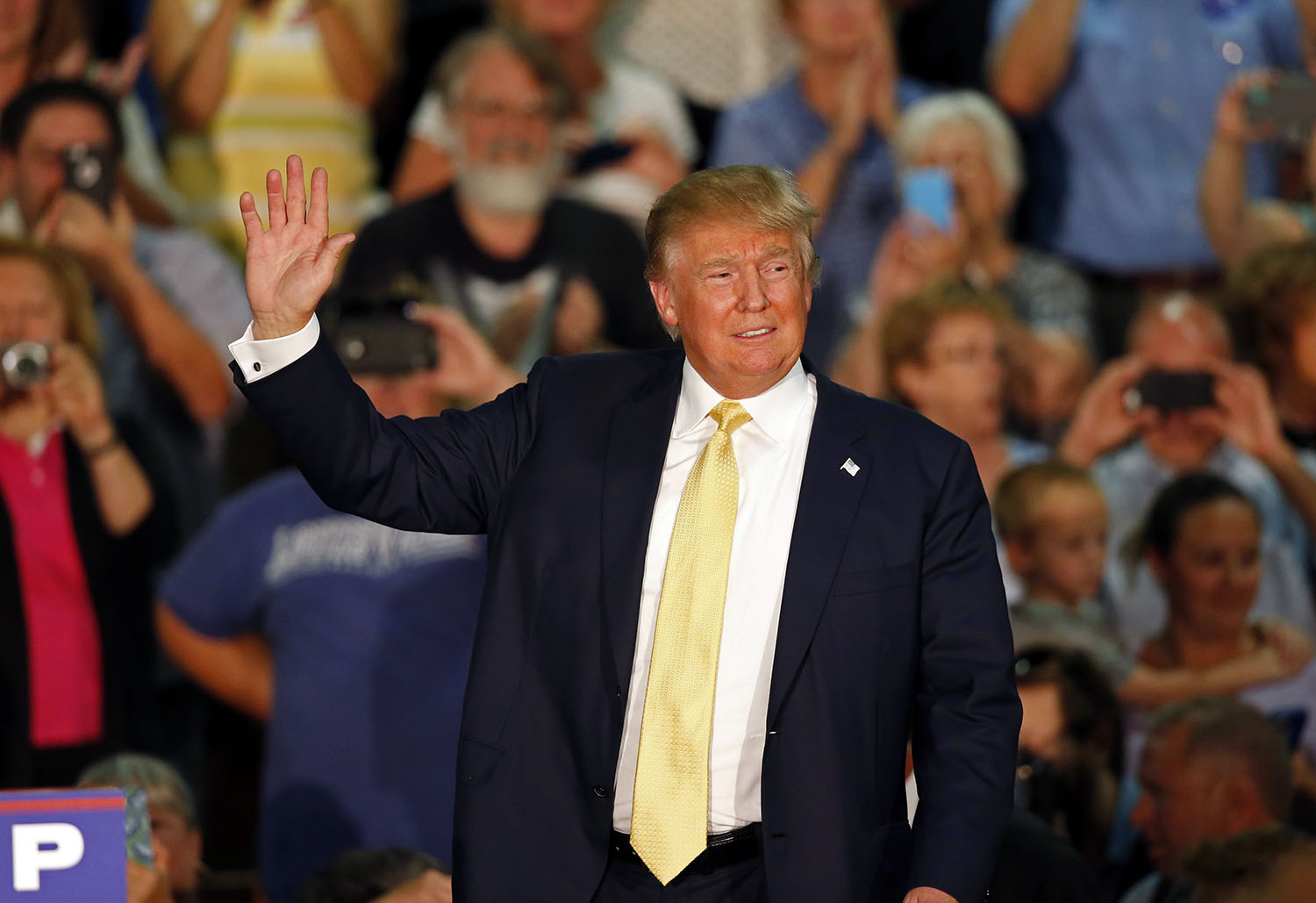 Trump to give speech attacking Clinton in NYC amid campaign turmoil
