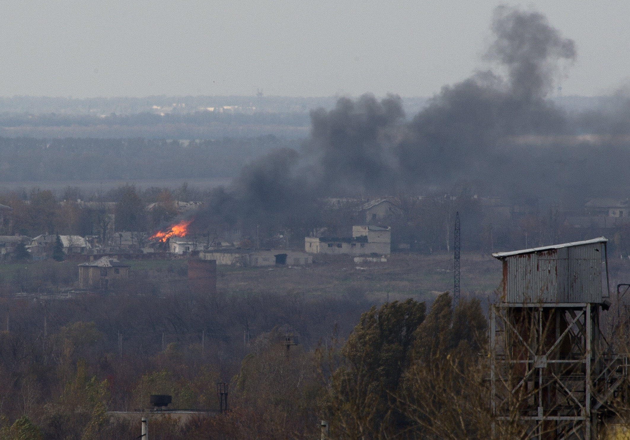 Increasingly shaky ceasefire in Ukraine puts Obama on the spot