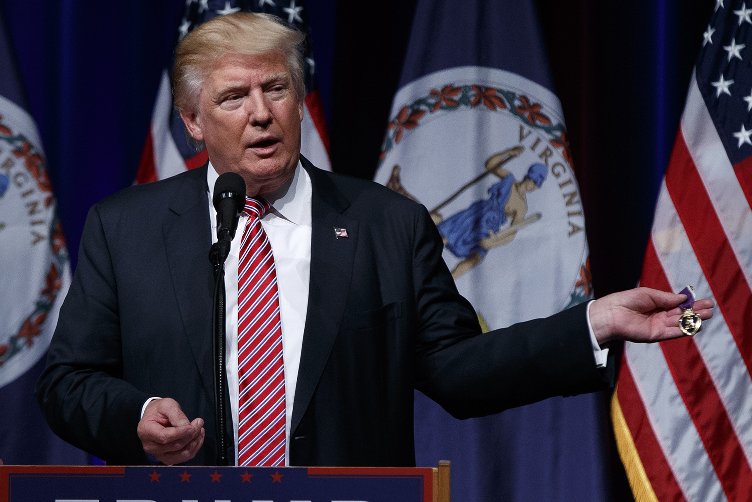 Trump on $400m Iran payment: Clinton is ‘incompetent’