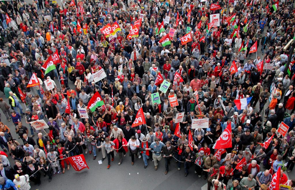Thousands of leftists protest Hollande’s first year