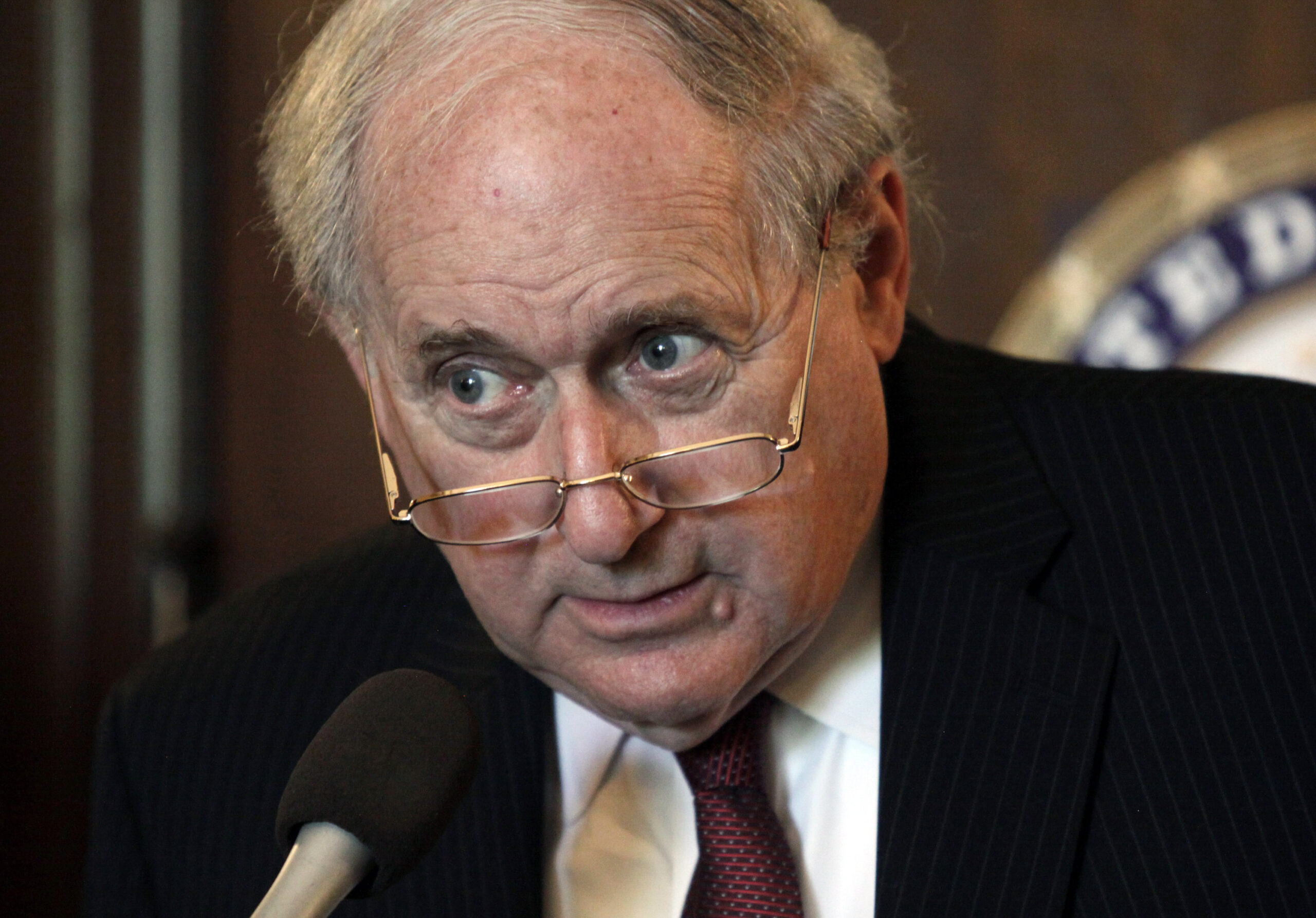 Top Senate Democrat praises Syrian airstrike coalition