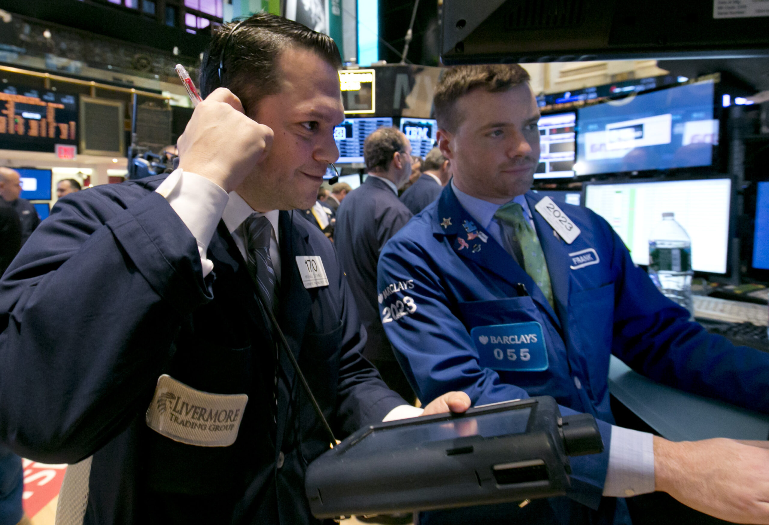 Stocks ease below record highs ahead of jobs news
