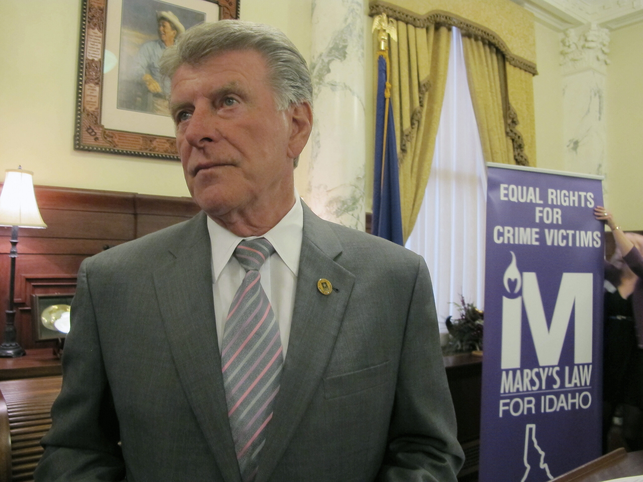 Idaho think tank: Our governor has ‘obviously’ been abducted by aliens
